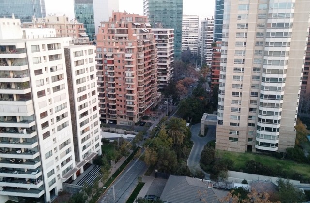 EL GOLF  LAS CONDES ARRIENDO AMPLIO Y LUMINOSO  DEPARTAMENTO DE  180M2 – $1.100.000